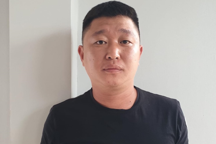 Bắt giữ người trốn lệnh truy nã đỏ của Interpol - 1