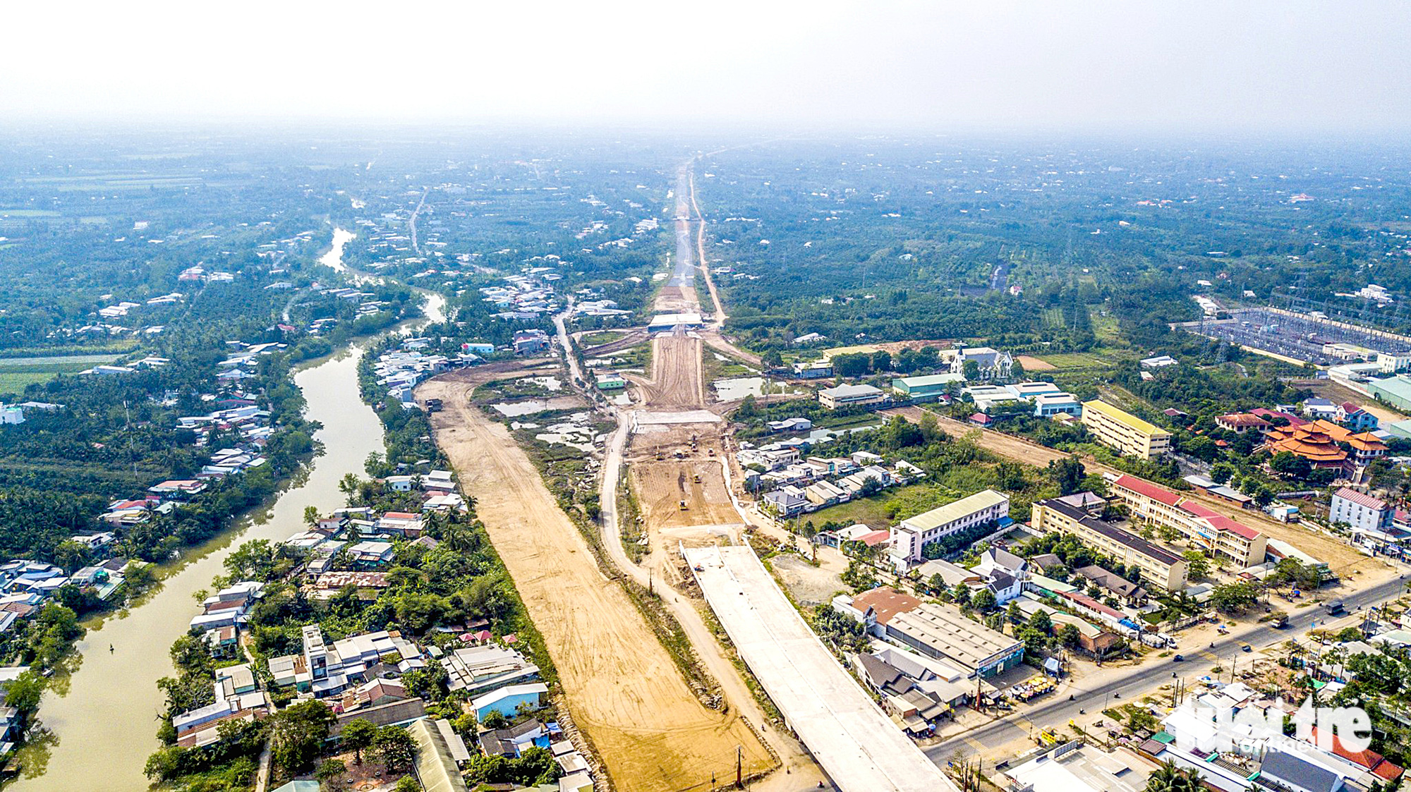 Cao tốc Mỹ Thuận - Cần Thơ đang được gấp rút triển khai, theo kế hoạch dự kiến hoàn thành trong năm 2023 - Ảnh: CHÍ QUỐC