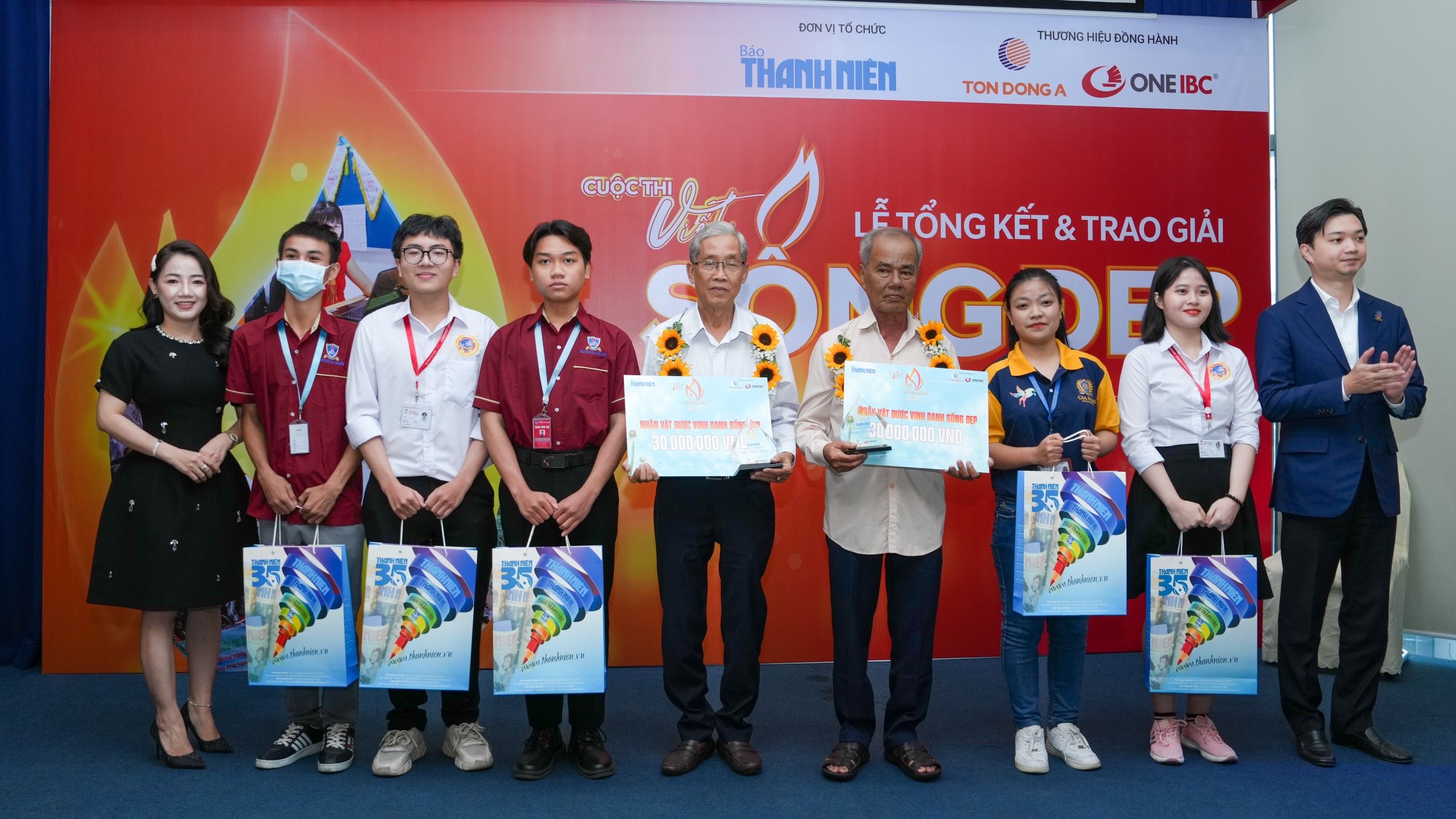 Cho và nhận thương yêu từ di sản đến cuộc sống Cho và nhận thương yêu từ di sản đến cuộc sống