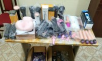 Hàng trăm sản phẩm đồ chơi tình dục không rõ nguồn gốc, xuất xứ bị lực lượng chức năng thu giữ