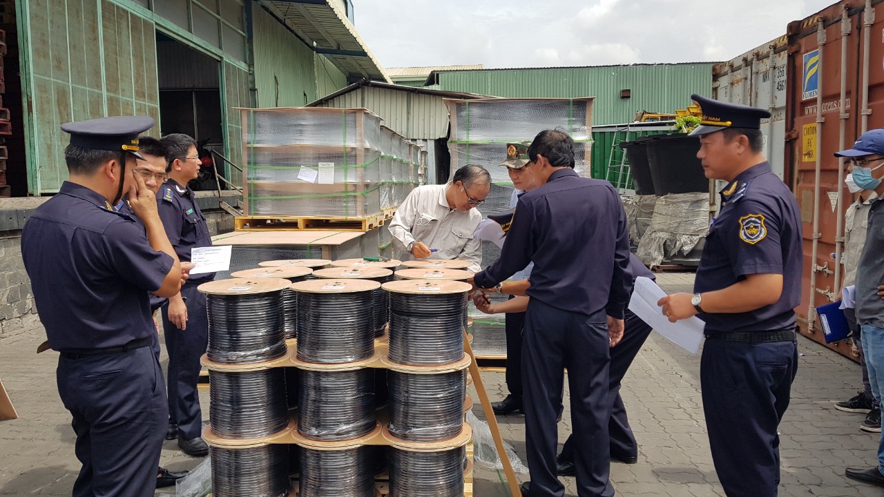 Hơn 40 container dây cáp điện khai hàng Trung Quốc, gắn mác 'made in Vietnam' - Ảnh 2.