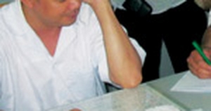 Thâm nhập phòng khám đông y có bác sĩ Trung Quốc - Bài 1: Bệnh gì cũng chữa