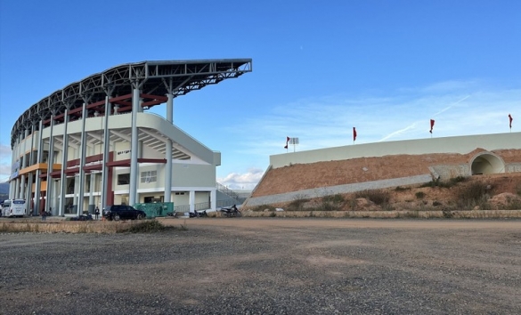 Dự án Sân vận động Đà Lạt (Lâm Đồng): Vì sao liên tiếp gia hạn các gói thầu?