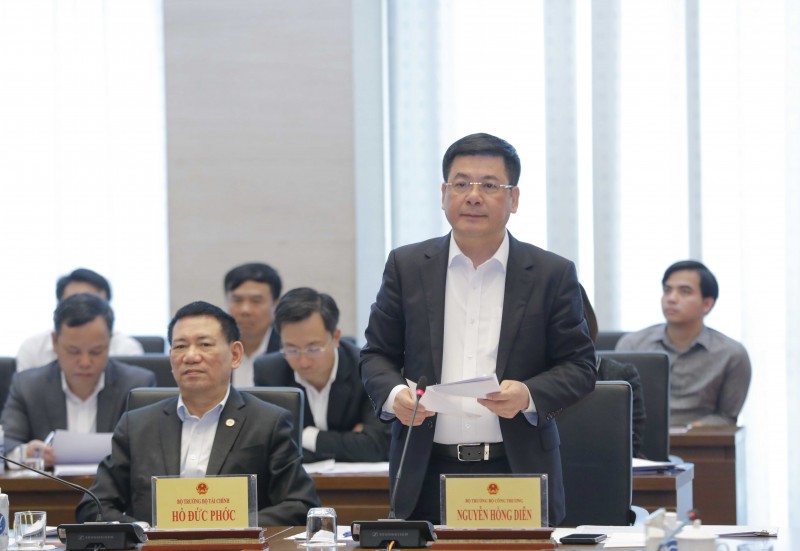 Bộ trưởng Nguyễn Hồng Diên: Bộ Công Thương tập trung 7 giải pháp trọng tâm quản lý Nhà nước về xăng dầu Bộ trưởng Nguyễn Hồng Diên: Bộ Công Thương tập trung 7 giải pháp trọng tâm quản lý Nhà nước về xăng dầu
