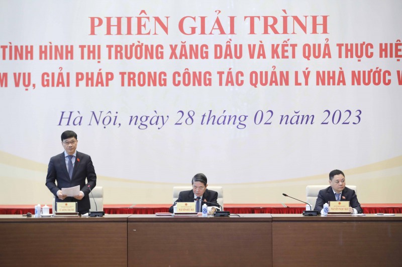 Bộ trưởng Nguyễn Hồng Diên: Bộ Công Thương tập trung 7 giải pháp trọng tâm quản lý Nhà nước về xăng dầu Bộ trưởng Nguyễn Hồng Diên: Bộ Công Thương tập trung 7 giải pháp trọng tâm quản lý Nhà nước về xăng dầu