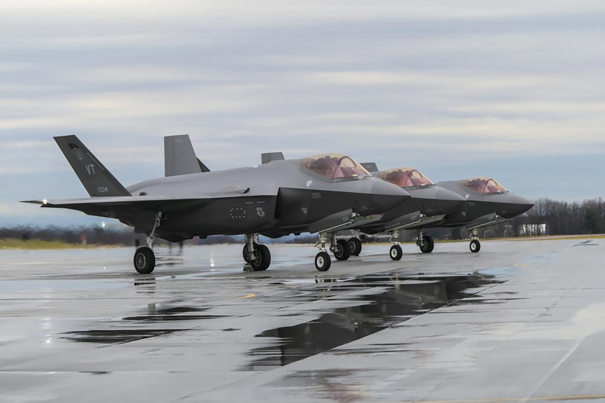 Lầu Năm Góc thu hồi toàn bộ tiêm kích F-35 trên toàn cầu vì lỗi động cơ - Ảnh 1.