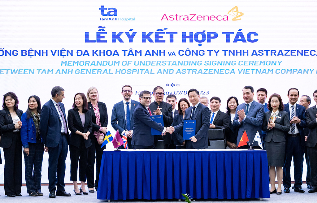 BVĐK Tâm Anh và AstraZeneca hợp tác thử nghiệm lâm sàng thuốc và vắc xin mới - Ảnh 1.