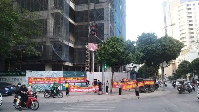 Tranh chấp chung cư &lsquo;n&oacute;ng&rsquo; trở lại, người d&acirc;n căng băng r&ocirc;n đ&ograve;i quyền lợi ảnh 3