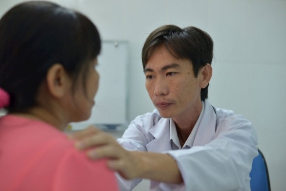 Dấu hiệu ung thư vòm họng dễ bị nhầm bệnh khác, bác sĩ chỉ ra điểm cần lưu ý