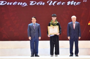 Tuyên dương 142 HS-SV và thanh niên dân tộc thiểu số xuất sắc