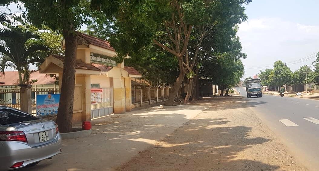 Huyện Krông Ana: Nhiều học sinh nhập viện sau khi nhận bóng bay từ người lạ th