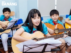 TRƯỜNG HỌC HẠNH PHÚC:Giáo dục chạm đến trái tim