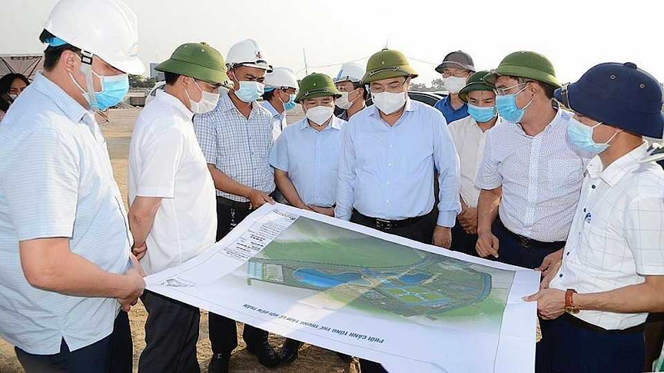 Kỷ niệm 80 năm “Đề cương về văn hóa Việt Nam” (1943-2023): Xây dựng môi trường văn hóa lành mạnh, tạo nền tảng góp phần thúc đẩy kinh tế - xã hội tỉnh Ủy viên Trung ương Đảng, Bí thư Tỉnh ủy Nam Định Phạm Gia Túc kiểm tra tiến độ xây dựng dự án Khu trung tâm lễ hội thuộc Khu di tích lịch sử văn hóa thời Trần.