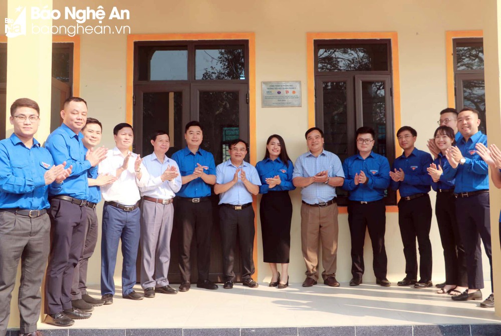 Tỉnh đoàn Nghệ An khánh thành công trình phòng học cho điểm trường vùng sâu huyện Quế Phong Tỉnh đoàn Nghệ An khánh thành công trình phòng học cho điểm trường vùng sâu huyện Quế Phong ảnh 3