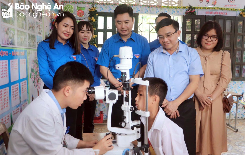 Tỉnh đoàn Nghệ An khánh thành công trình phòng học cho điểm trường vùng sâu huyện Quế Phong Tỉnh đoàn Nghệ An khánh thành công trình phòng học cho điểm trường vùng sâu huyện Quế Phong ảnh 6