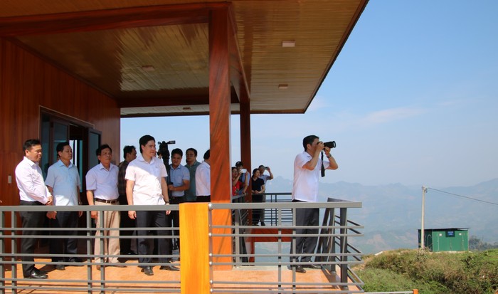 Đồng chí Trần Tuấn Anh, Trưởng ban Kinh tế Trung ương khảo sát công tác bảo vệ, phát triển rừng tại Bắc Kạn Đồng chí Trần Tuấn Anh, Trưởng ban Kinh tế Trung ương khảo sát công tác bảo vệ, phát triển rừng tại Bắc Kạn ảnh 3