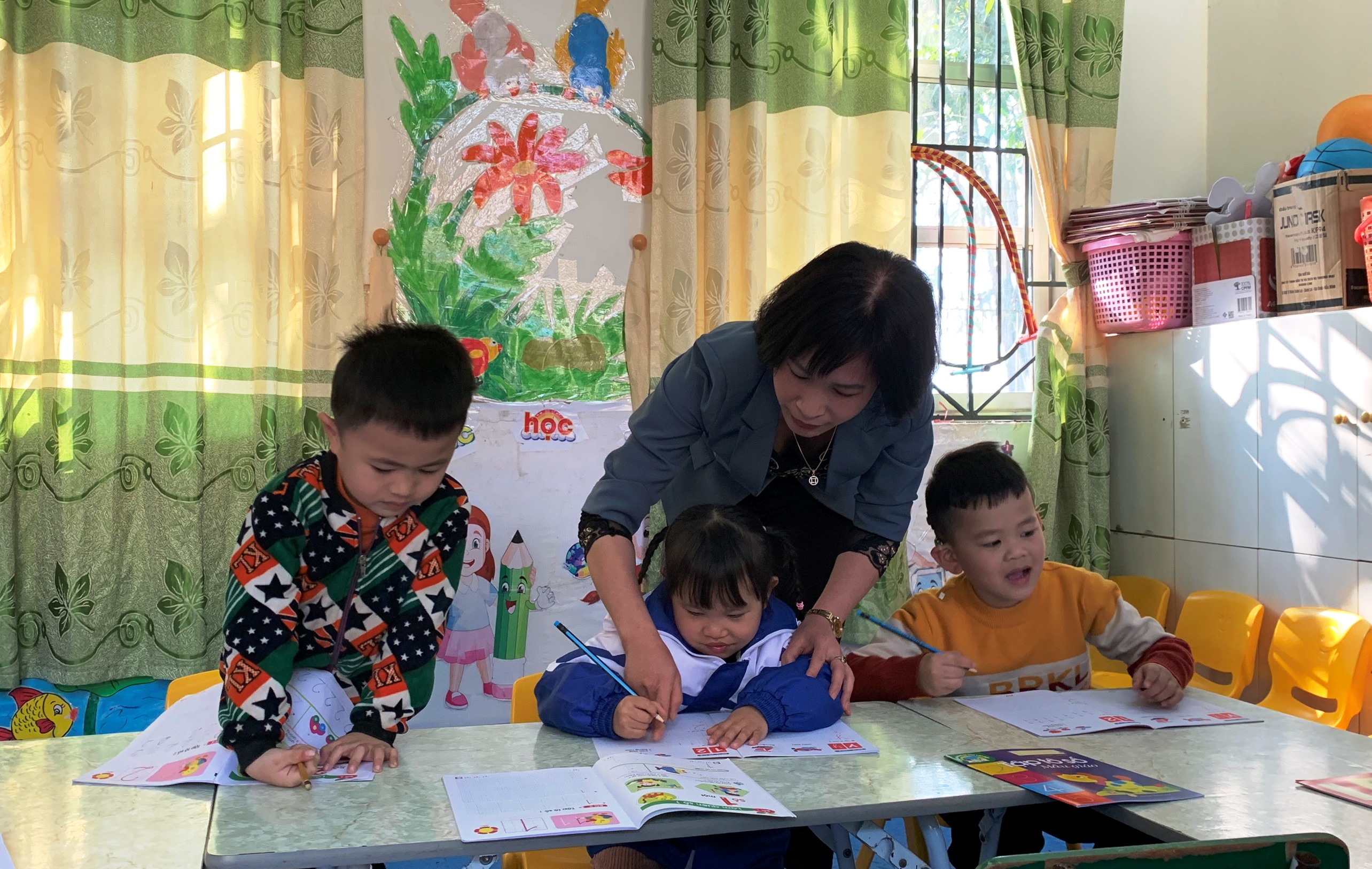 “Những đóa hoa thầm lặng” trong sự nghiệp trồng người