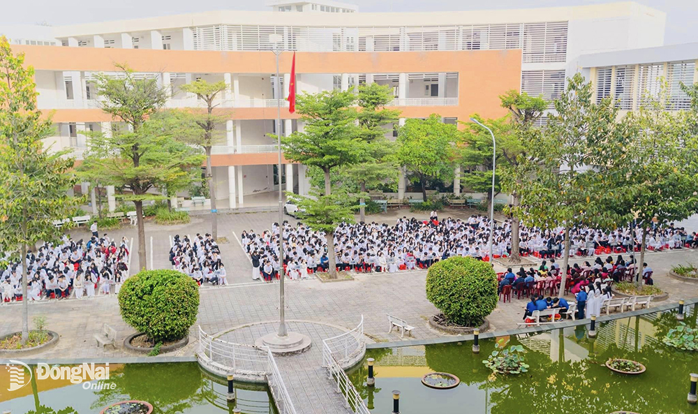 Bỏ lớp không chuyên trong trường chuyên