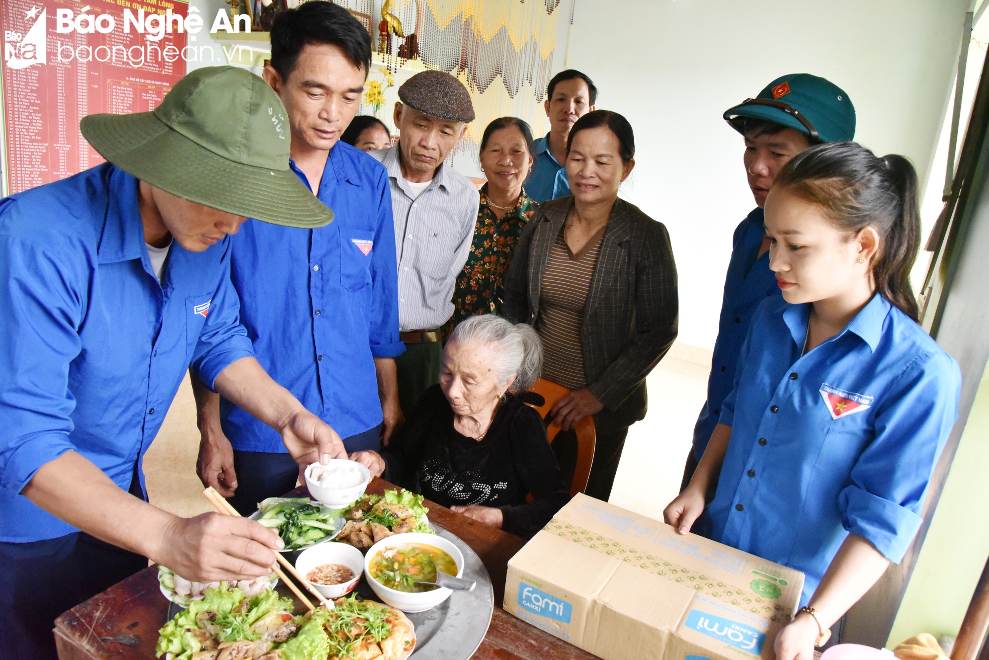 'Bữa cơm yêu thương' mang sắc xanh tuổi trẻ ảnh 2