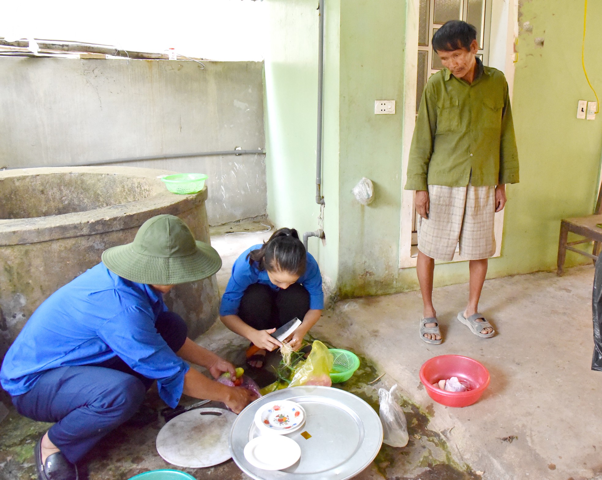 'Bữa cơm yêu thương' mang sắc xanh tuổi trẻ ảnh 4