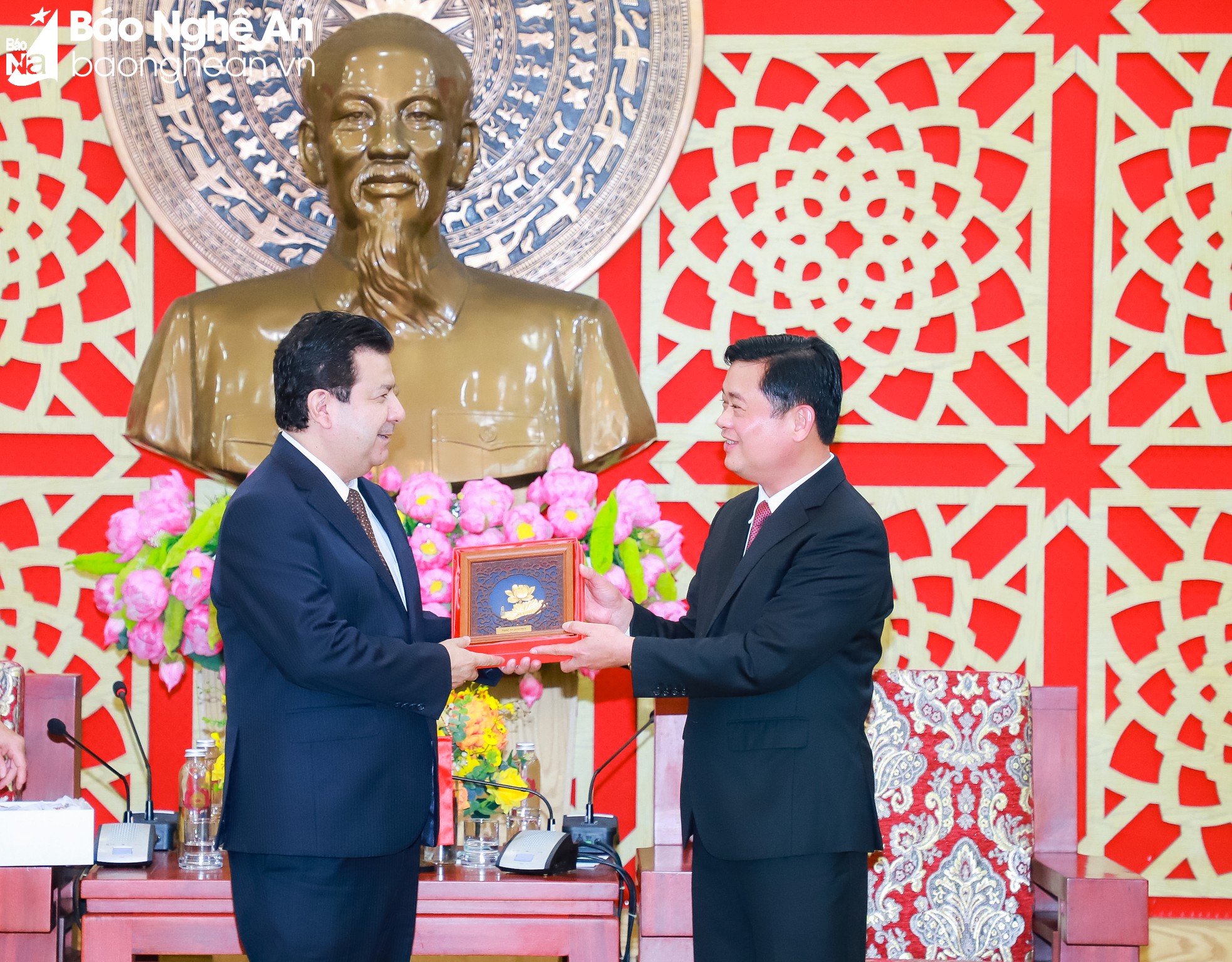 Bí thư Tỉnh ủy Nghệ An Thái Thanh Quý tiếp cựu Tổng thống Chile Michelle Bachelet Bí thư Tỉnh ủy Nghệ An Thái Thanh Quý tiếp cựu Tổng thống Chile Michelle Bachelet ảnh 6