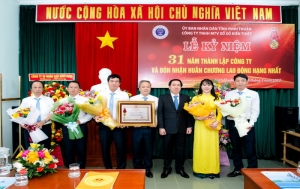 Phó Chủ tịch UBND tỉnh Phan Tấn Cảnh dự Lễ đón nhận Huân chương lao động hạng nhất của Công ty TNHH MTV xổ số kiến thiết Ninh Thuận  	 -