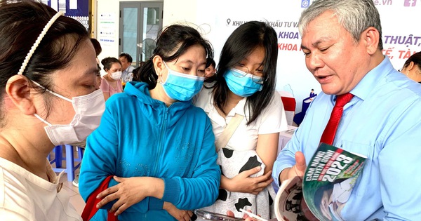 Cuối tuần này, Tuổi Trẻ tư vấn đặc biệt: Cùng con chọn ngành tương lai