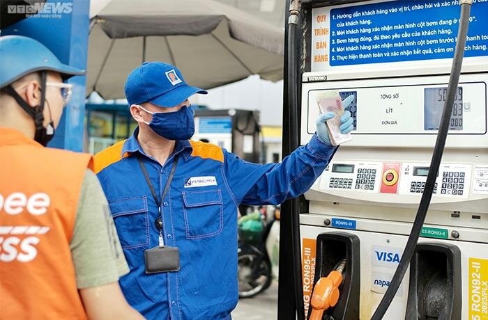 Giá xăng dầu hôm nay 12/4: Thế giới tăng nhẹ, trong nước vượt 24.000 đồng/lít - 1