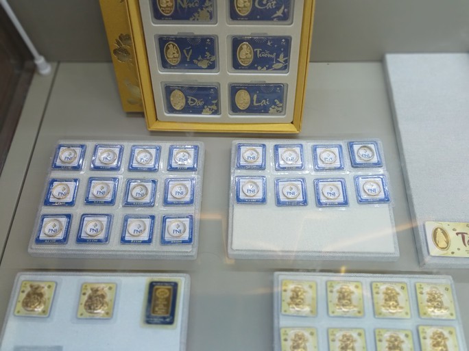 Một doanh nghiệp kinh doanh vàng lãi 859 tỉ đồng trong 4 tháng - Ảnh 1. Một doanh nghiệp kinh doanh vàng lãi 859 tỉ đồng trong 4 tháng - Ảnh 1.