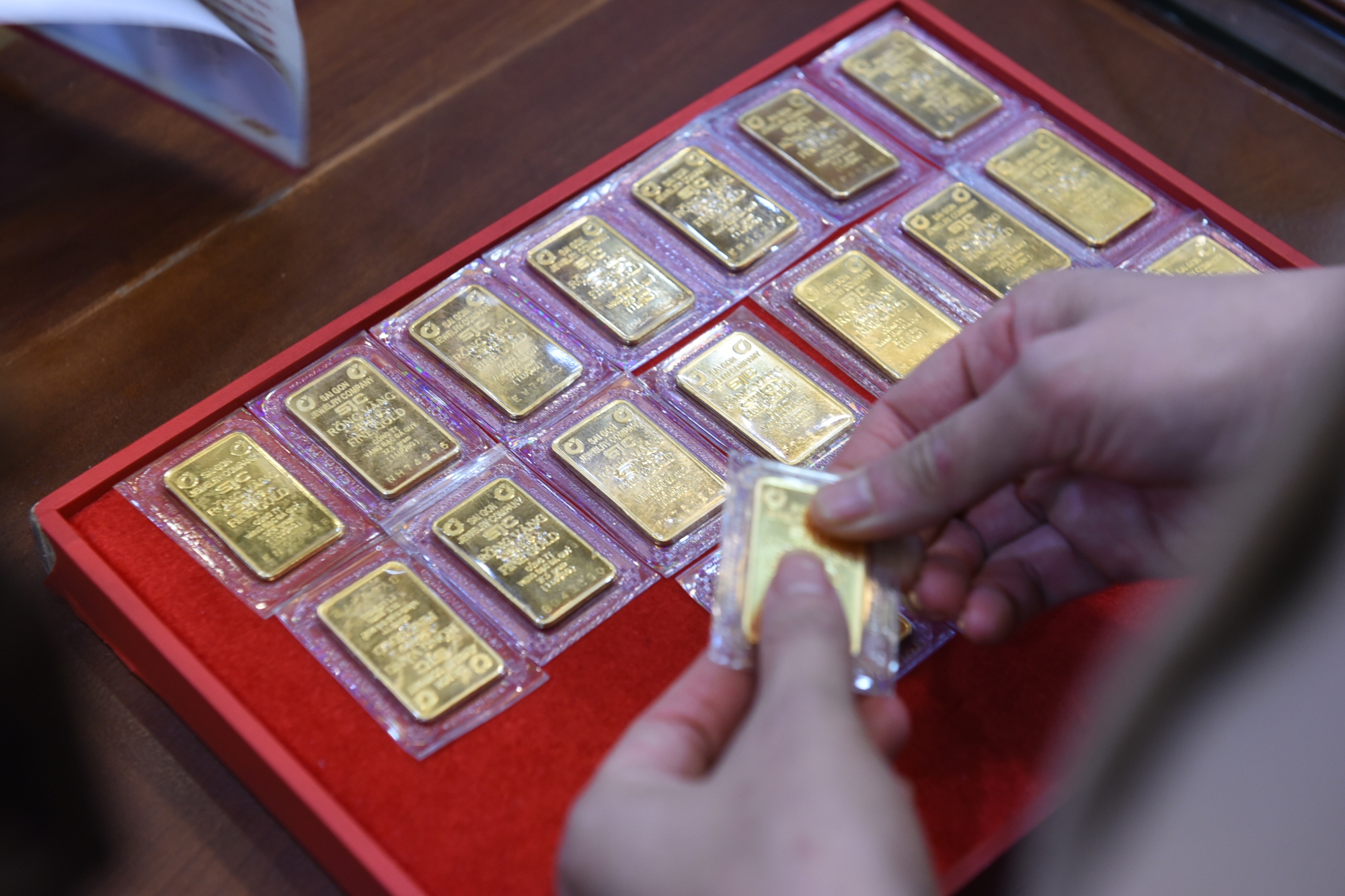 Giá vàng hôm nay 29.5.2023: SJC cao hơn thế giới lên 11,7 triệu đồng/lượng - Ảnh 1.