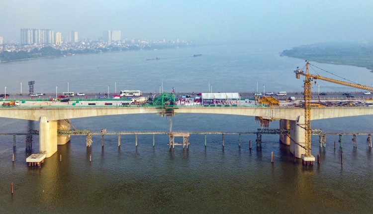 Hà Nội: Hợp long cầu Vĩnh Tuy 2 vượt sông Hồng có tổng đầu tư 2.538 tỷ đồng Sáng 30/5, dự án cầu Vĩnh Tuy 2 đã chính thức hợp long