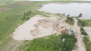 Công ty Hồng Giang ngang nhiên khai thác cát lậu mà không bị phạt