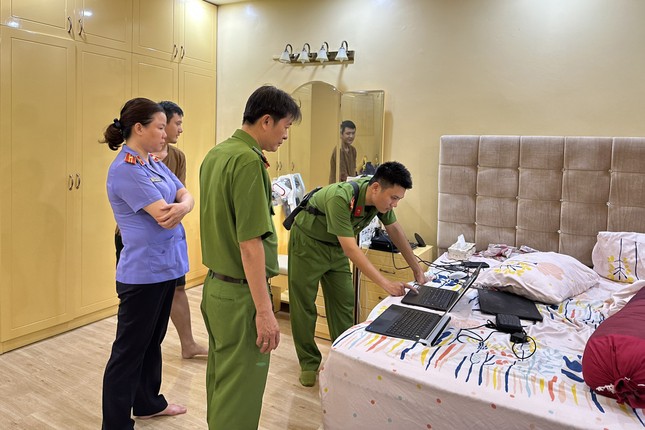 Bắt &ocirc;ng tr&ugrave;m điều h&agrave;nh 3 c&ocirc;ng ty &lsquo;t&iacute;n dụng đen&rsquo; thu lợi 4.100 tỷ đồng ở TPHCM ảnh 2