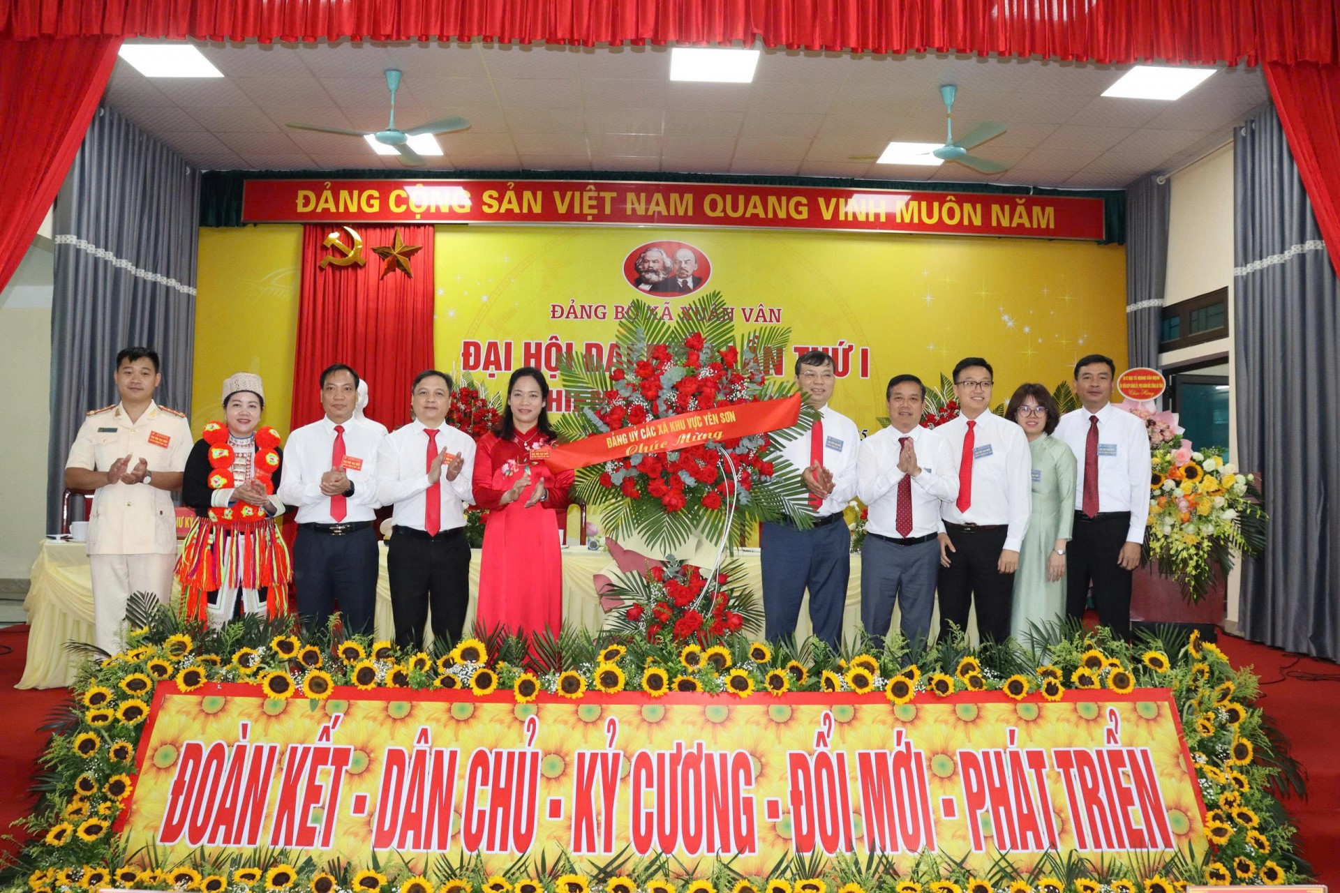 Xuân Vân, Tuyên Quang: Một chặng đường mới - Vững bước phát triển toàn diện, bền vững Xuân Vân, Tuyên Quang: Một chặng đường mới - Vững bước phát triển toàn diện, bền vững