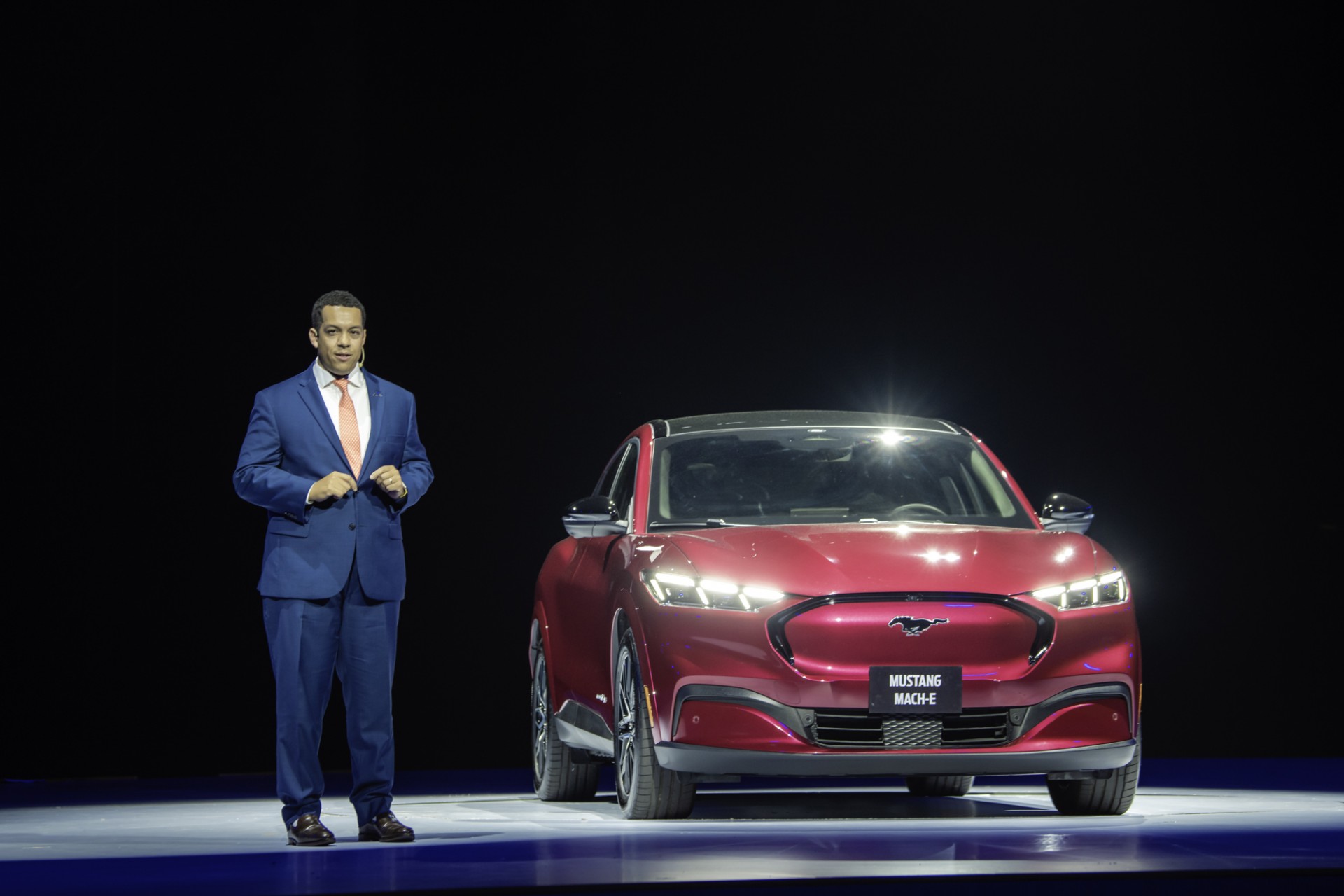 Ford Việt Nam 30 năm vững bước cùng đam mê, kiến tạo giá trị bền vững Ford Việt Nam 30 năm vững bước cùng đam mê, kiến tạo giá trị bền vững