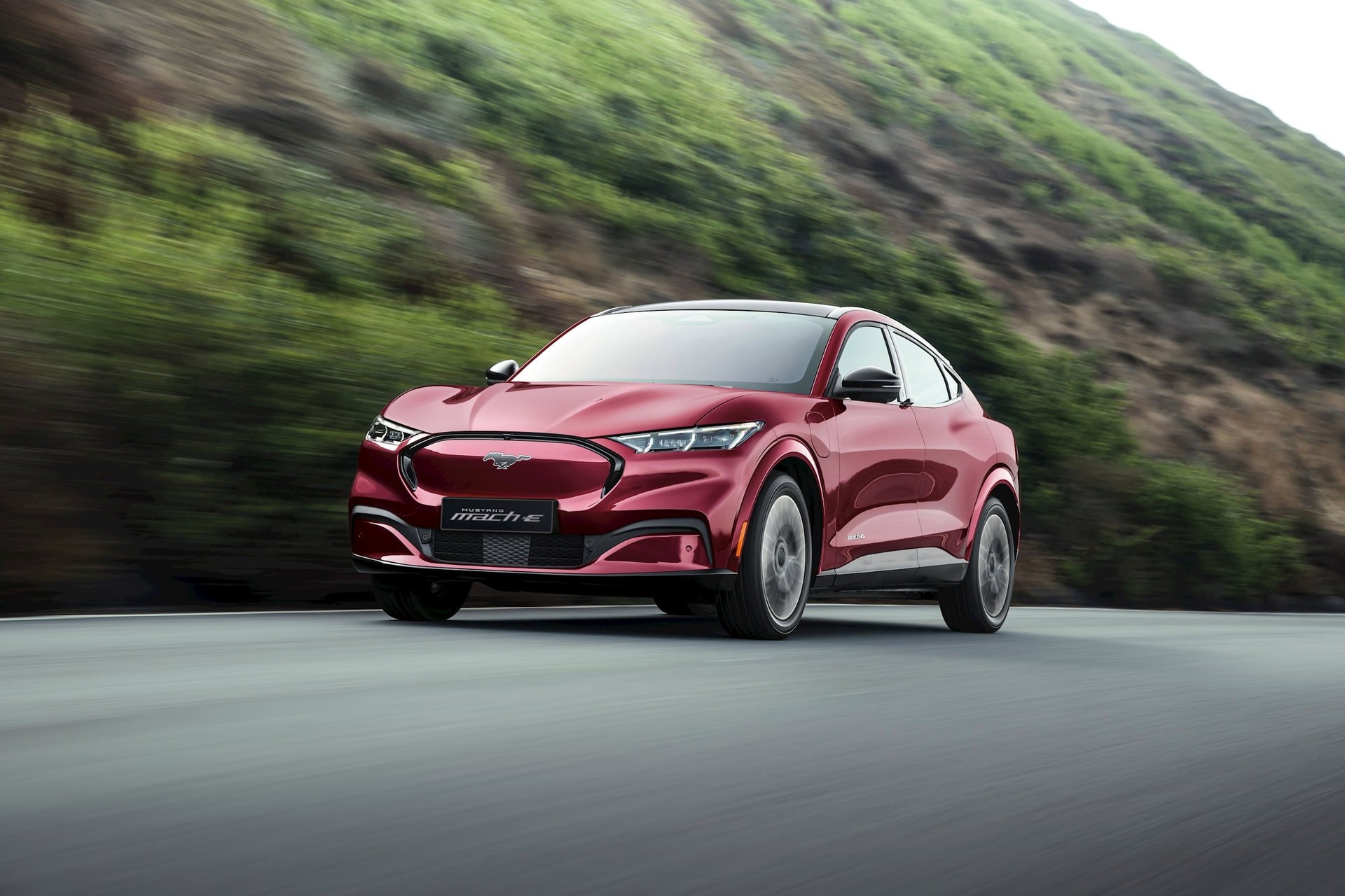 Mustang Mach-E – Mang di sản biểu tượng của dòng xe Pony đến với khách hàng yêu thích ô tô điện