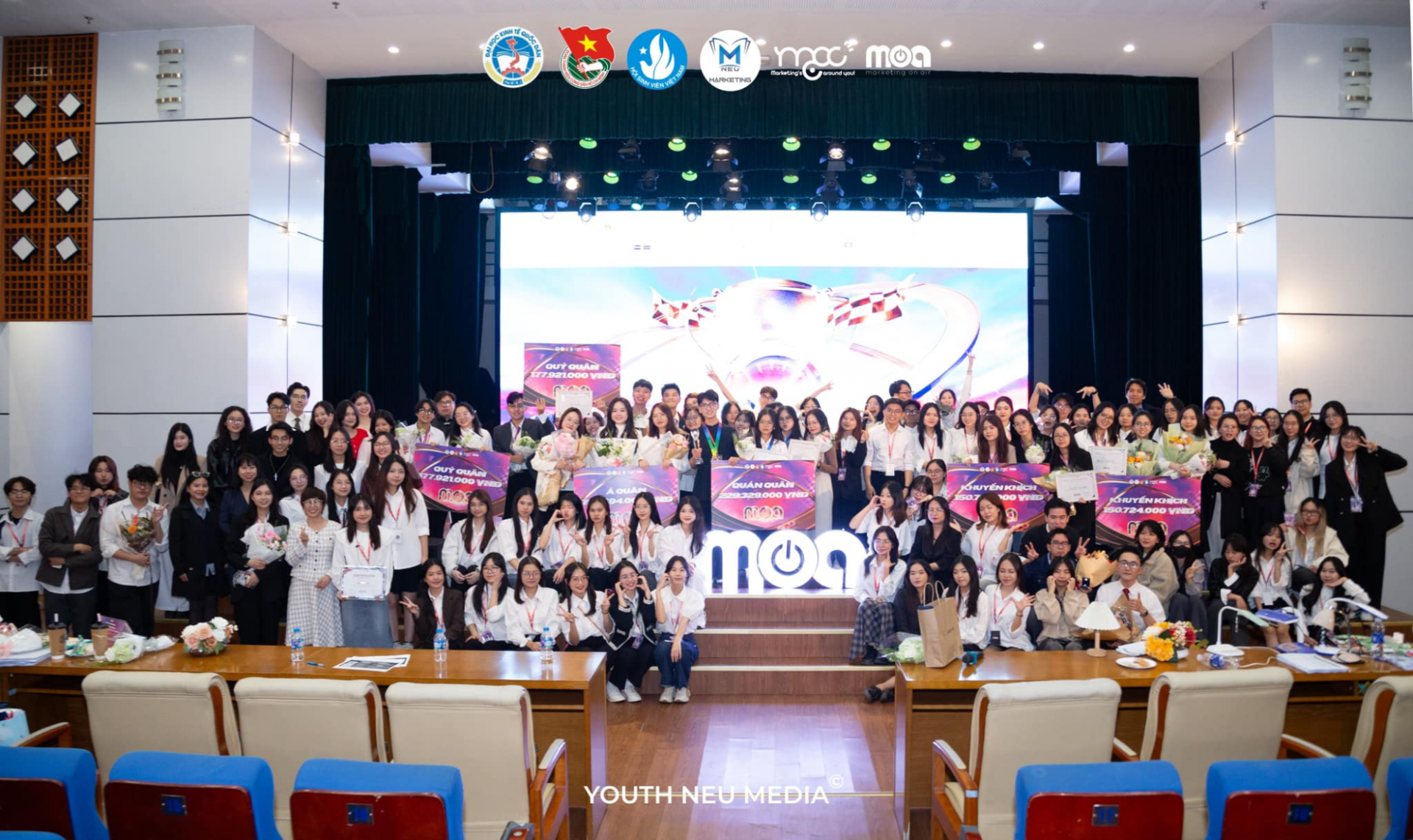 Neu Concert 2025 ấn định ngày trở lại, bùng nổ tiên phong chuỗi hoạt động Kỷ niệm 70 năm thành lập Đại học Kinh Tế Quốc Dân Neu Concert 2025 ấn định ngày trở lại, bùng nổ tiên phong chuỗi hoạt động Kỷ niệm 70 năm thành lập Đại học Kinh Tế Quốc Dân