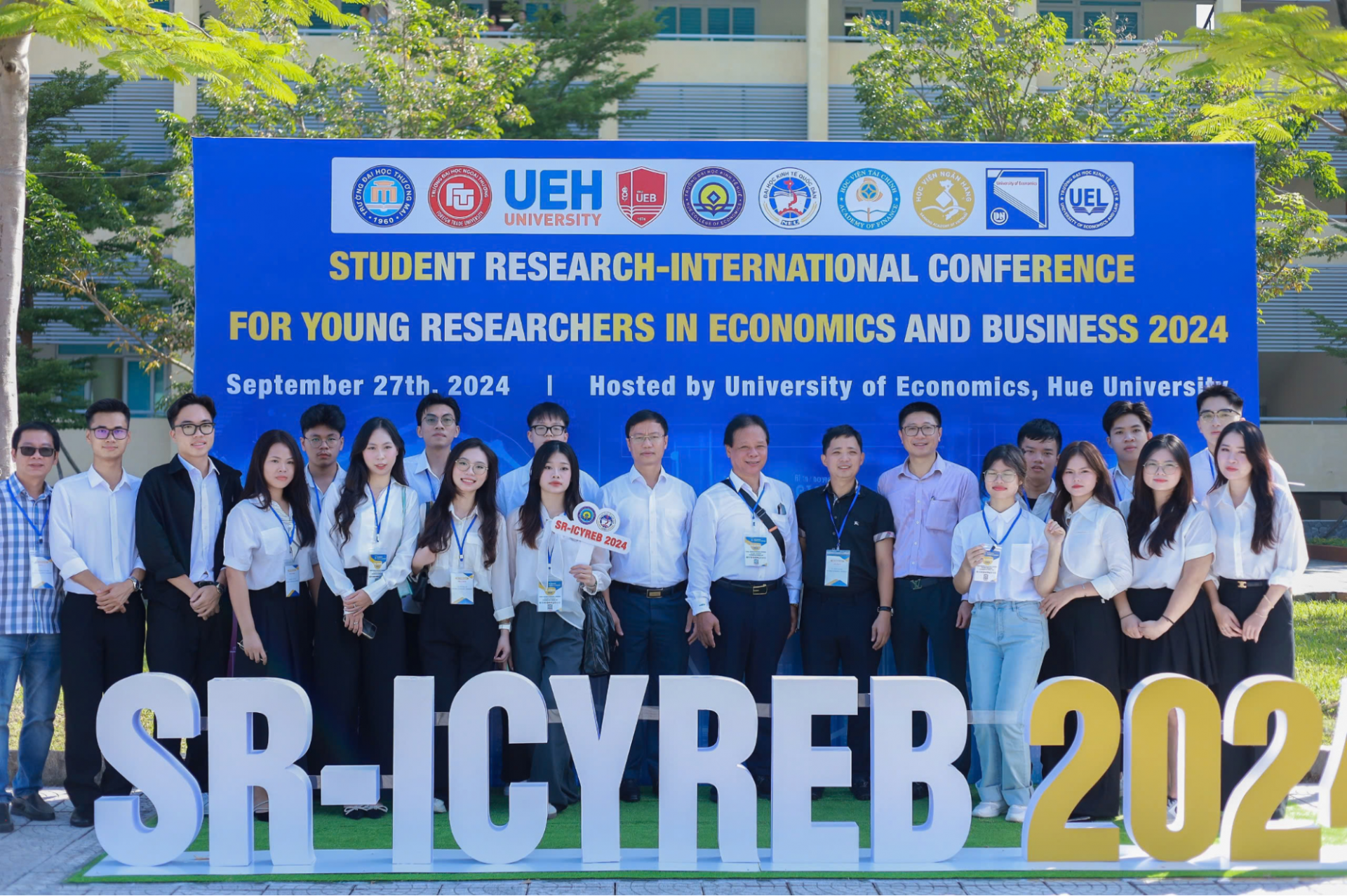 Neu Concert 2025 ấn định ngày trở lại, bùng nổ tiên phong chuỗi hoạt động Kỷ niệm 70 năm thành lập Đại học Kinh Tế Quốc Dân Neu Concert 2025 ấn định ngày trở lại, bùng nổ tiên phong chuỗi hoạt động Kỷ niệm 70 năm thành lập Đại học Kinh Tế Quốc Dân