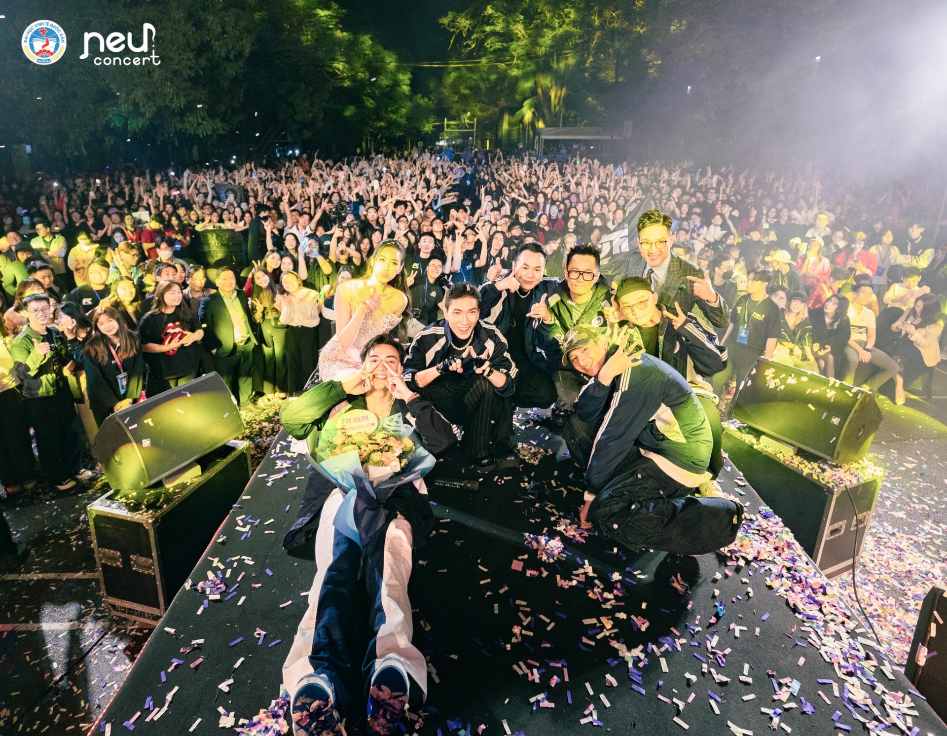 NEU Concert - Khi thanh xuân bắt đầu từ những giai điệu NEU Concert - Khi thanh xuân bắt đầu từ những giai điệu