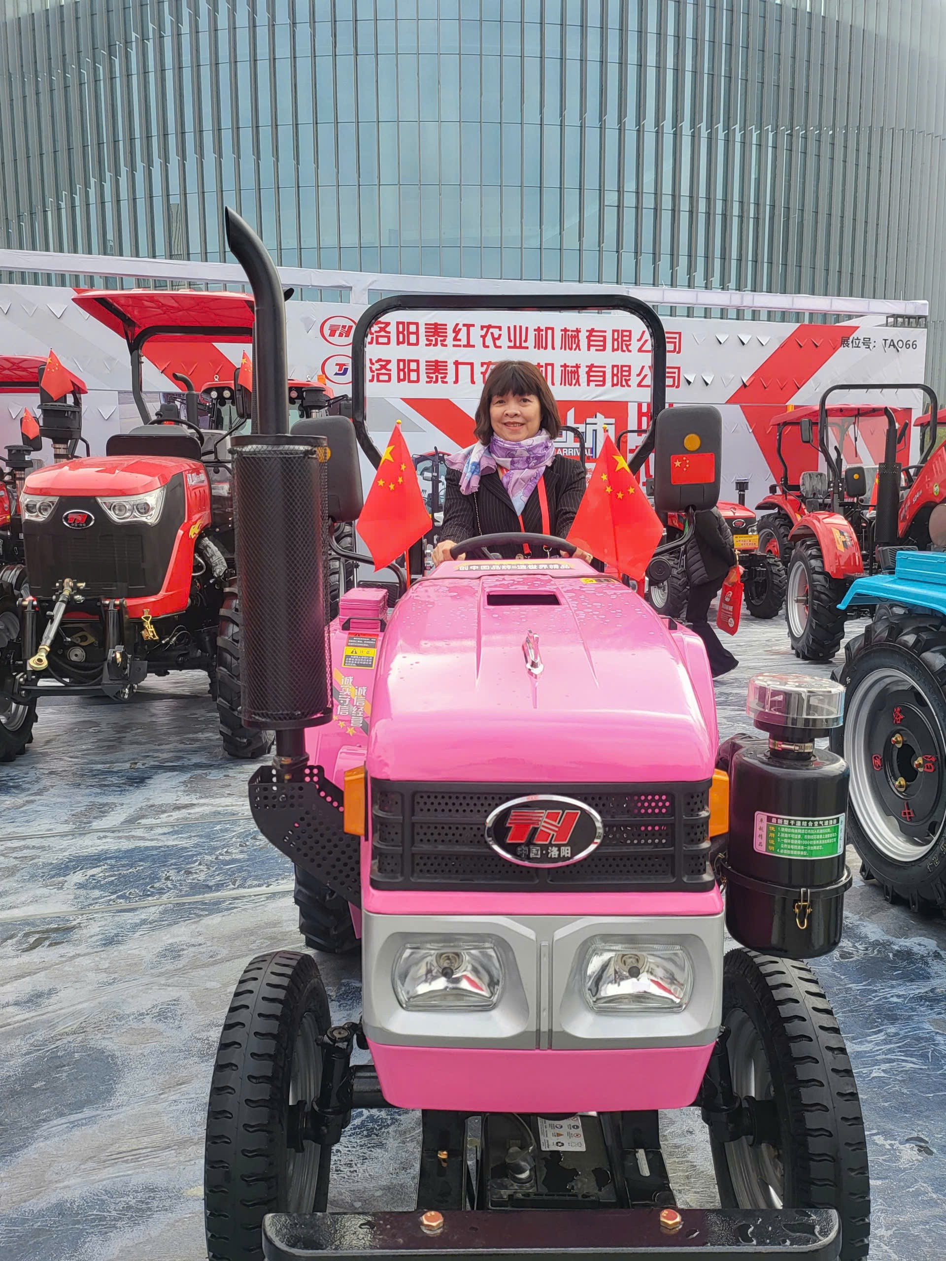 Triển lãm Máy Nông nghiệp Quốc tế: Điểm sáng Công nghệ và Mở đường cho Hợp tác Việt-Trung Triển lãm Máy Nông nghiệp Quốc tế: Điểm sáng Công nghệ và Mở đường cho Hợp tác Việt-Trung