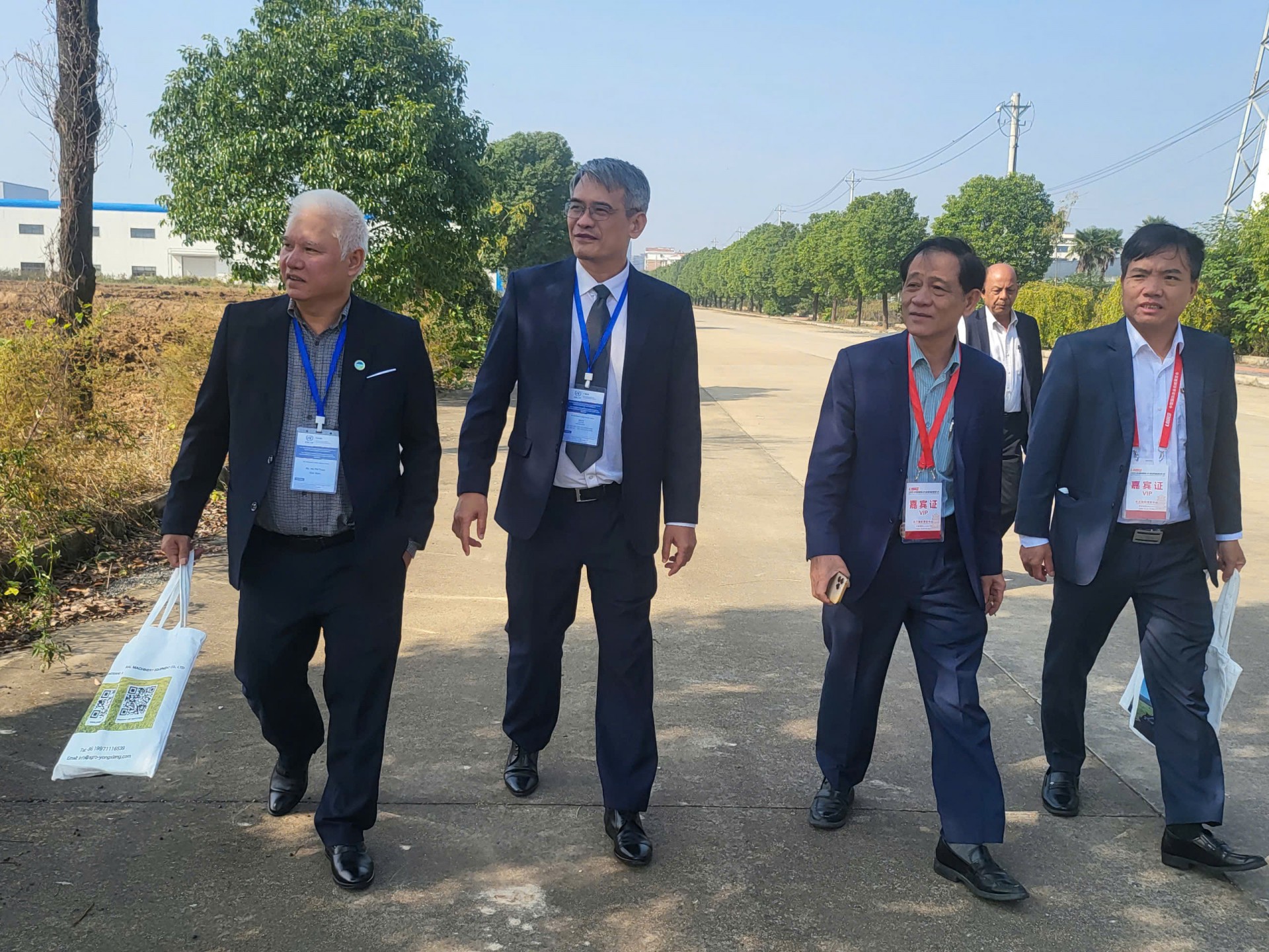 Triển lãm Máy Nông nghiệp Quốc tế: Điểm sáng Công nghệ và Mở đường cho Hợp tác Việt-Trung Triển lãm Máy Nông nghiệp Quốc tế: Điểm sáng Công nghệ và Mở đường cho Hợp tác Việt-Trung