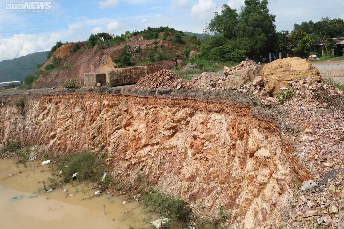 Bình Định: Dự án trên 'đất vàng' sau 8 năm khởi công vẫn ngổn ngang, hoang hóa - 10