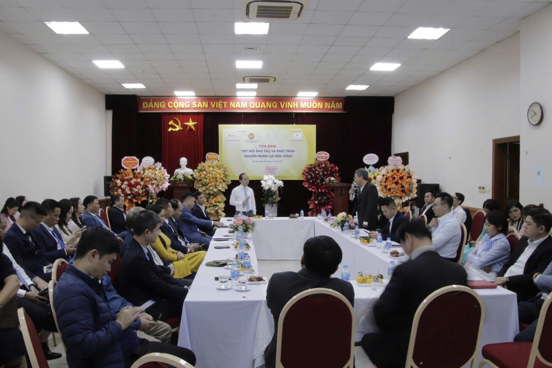 Nhà báo, TS. Nguyễn Ngọc Minh giữ chức vụ Trưởng Ban Đối ngoại và Hợp tác Doanh nghiệp Tạp chí Công nghiệp Nông thôn