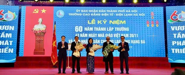 Trường Cao đẳng Điện tử - Điện lạnh Hà Nội: 60 năm vững bước, khát vọng vươn xa Trường Cao đẳng Điện tử - Điện lạnh Hà Nội: 60 năm vững bước, khát vọng vươn xa