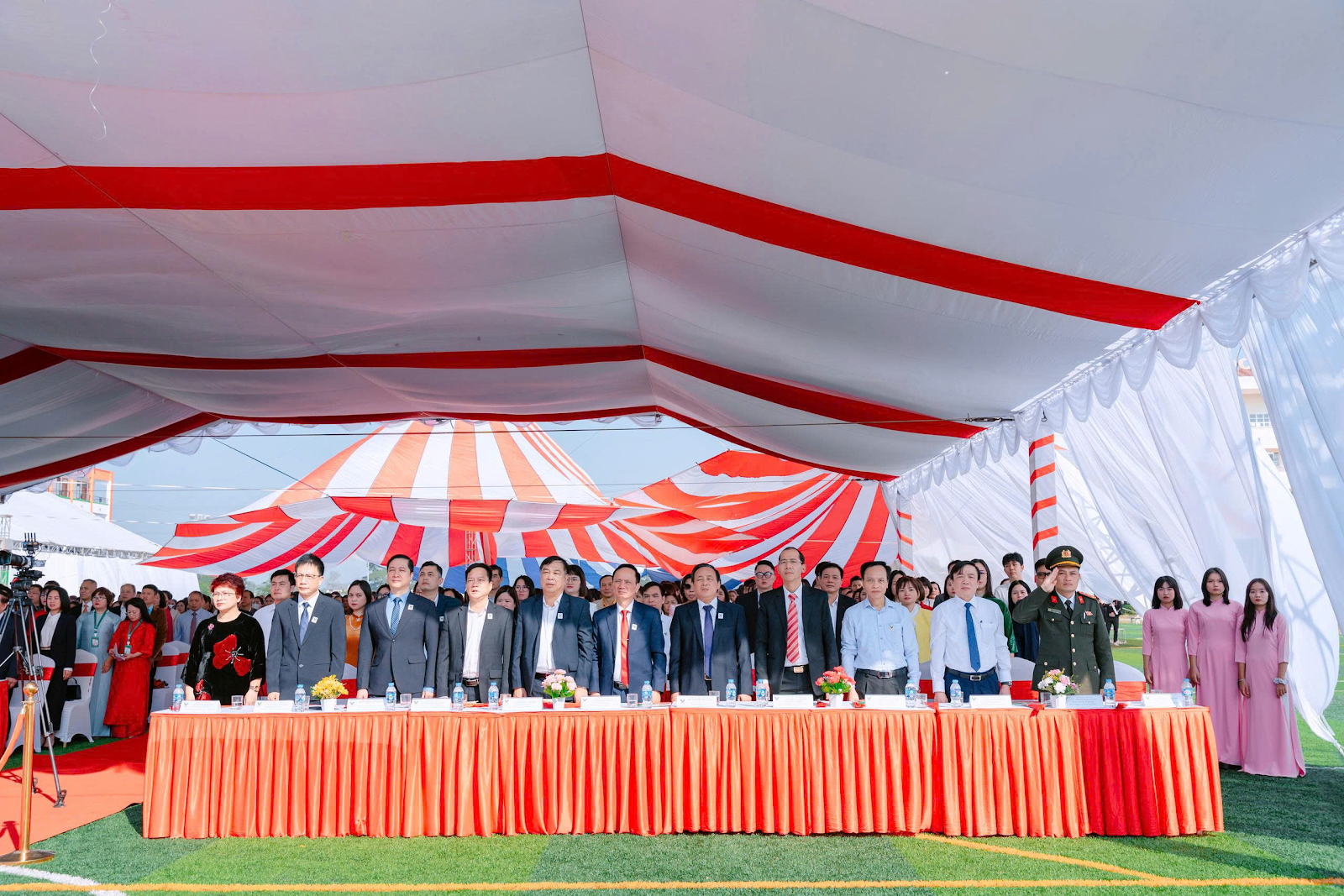 Trường Đại học Trưng Vương: 15 năm Phát triển - Đổi mới - Hội nhập Trường Đại học Trưng Vương: 15 năm Phát triển - Đổi mới - Hội nhập