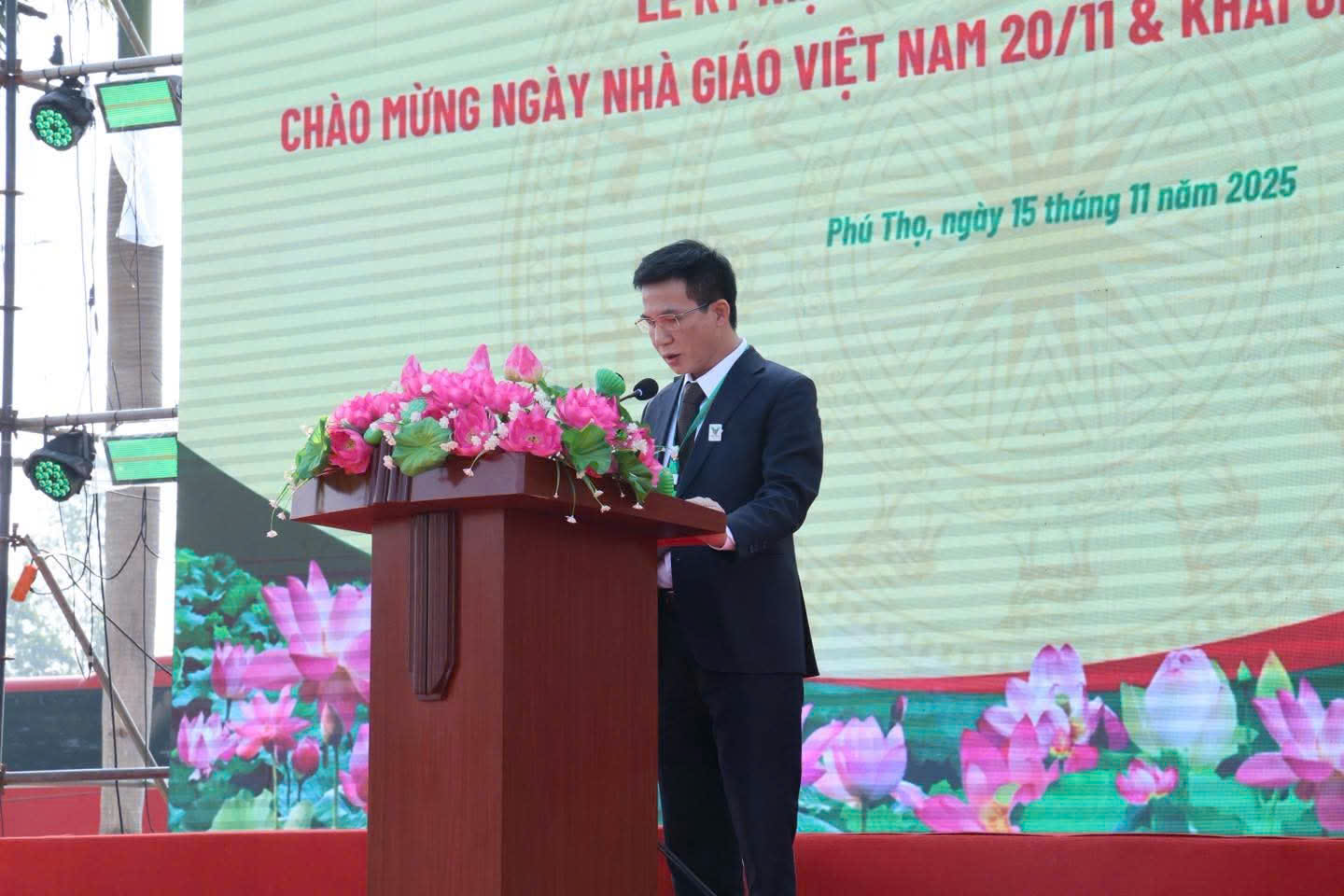 Trường Đại học Trưng Vương: 15 năm Phát triển - Đổi mới - Hội nhập Trường Đại học Trưng Vương: 15 năm Phát triển - Đổi mới - Hội nhập