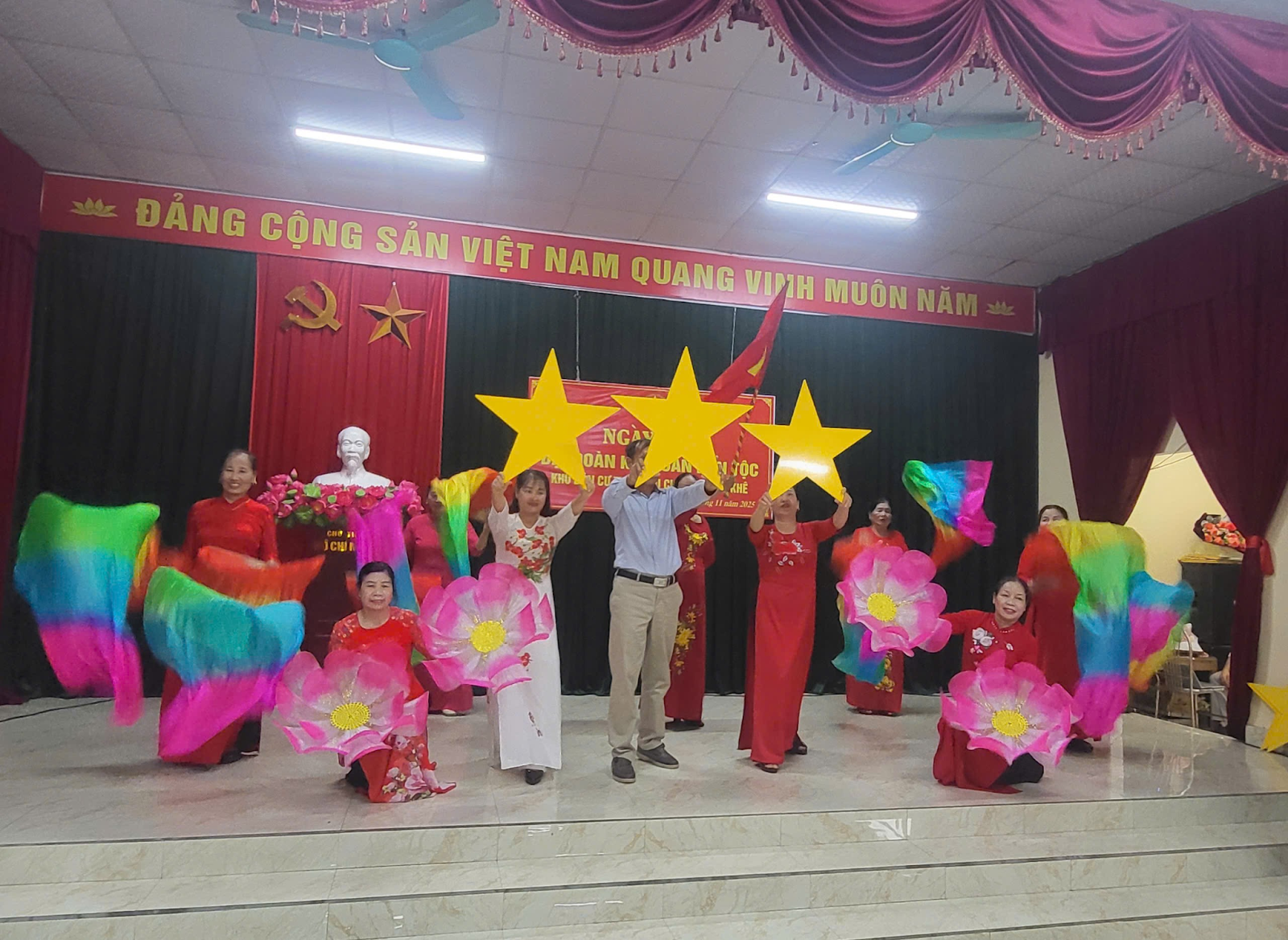 Rộn ràng Ngày hội Đại đoàn kết toàn dân tộc tại thôn Cầu Chéo, xã Nhữ Khê, Tuyên Quang