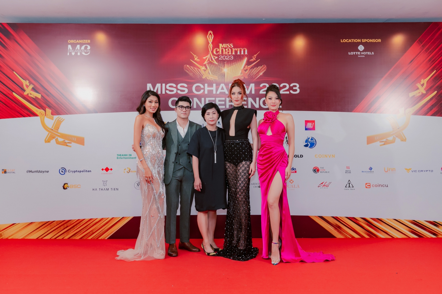 Quỳnh Nga bất ngờ rút khỏi vị trí đại diện Việt Nam tại Miss Charm 2023 Quỳnh Nga bất ngờ rút khỏi vị trí đại diện Việt Nam tại Miss Charm 2023