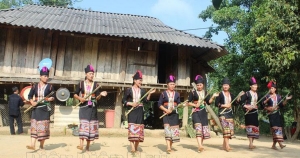 Bảo tồn trang phục truyền thống của dân tộc Khơ Mú tỉnh Điện Biên