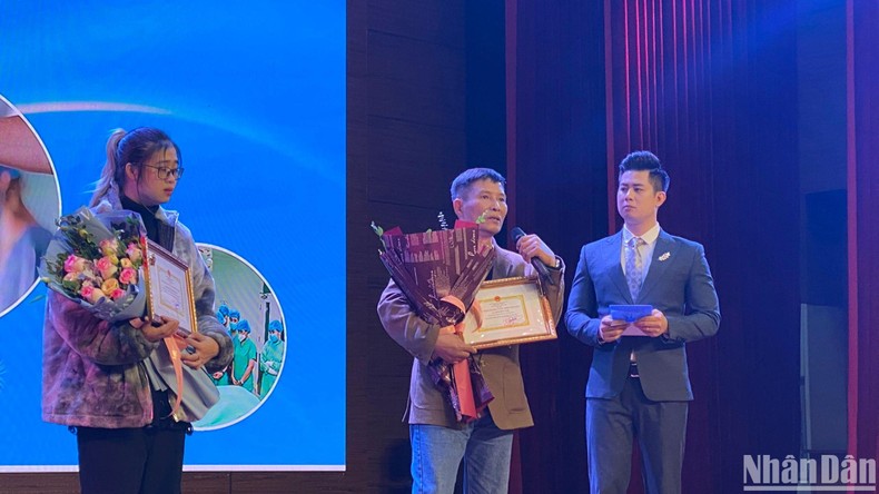 Truy tặng kỷ niệm chương cho 2 trường hợp hiến tặng mô, tạng cơ thể sau khi qua đời ảnh 2